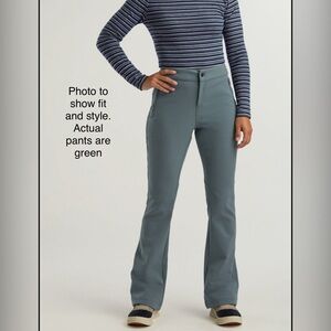 Brand New-Title Nine Women's Green Valhalla Softshell Pants